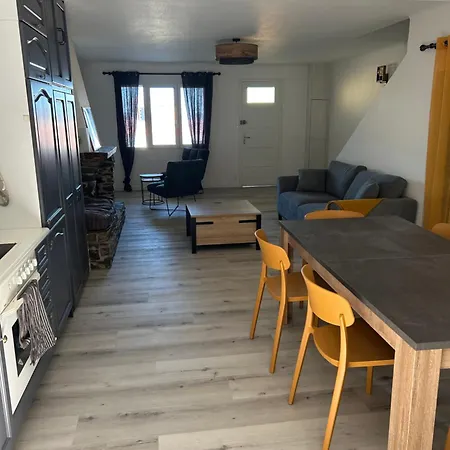 Maison Face A La Proche Village De Noel 펜션 *